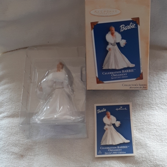 Hallmark Celebration Barbie, 2003. - Picture 7 of 8